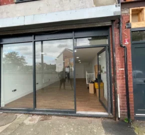 Retail premises to let