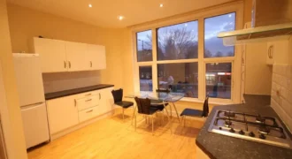 4 bed flat to rent