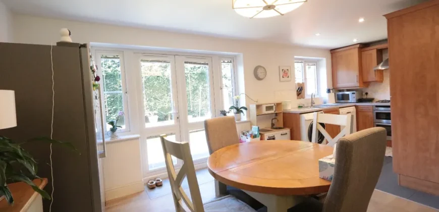 4 bed detached house to rent