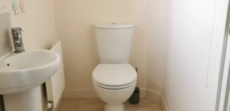 3 bed semi-detached house to rent