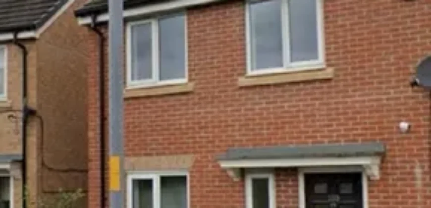 3 bed semi-detached house to rent