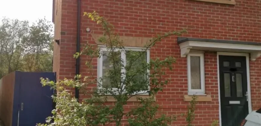 3 bed semi-detached house to rent