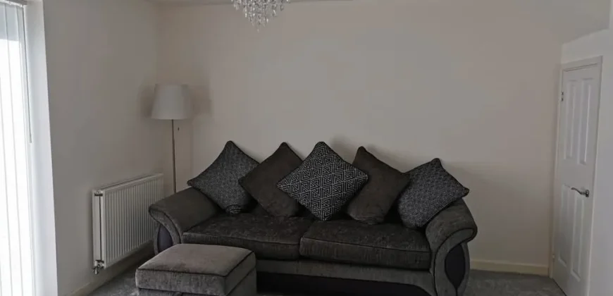3 bed semi-detached house to rent