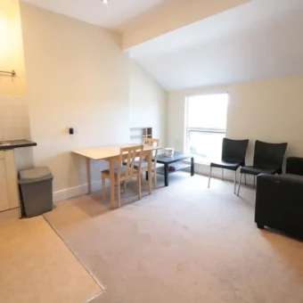 2 bed flat to rent