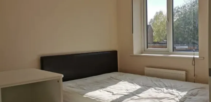 3 bed semi-detached house to rent