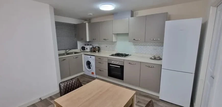 3 bed semi-detached house to rent
