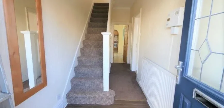 3 bed semi-detached house for sale