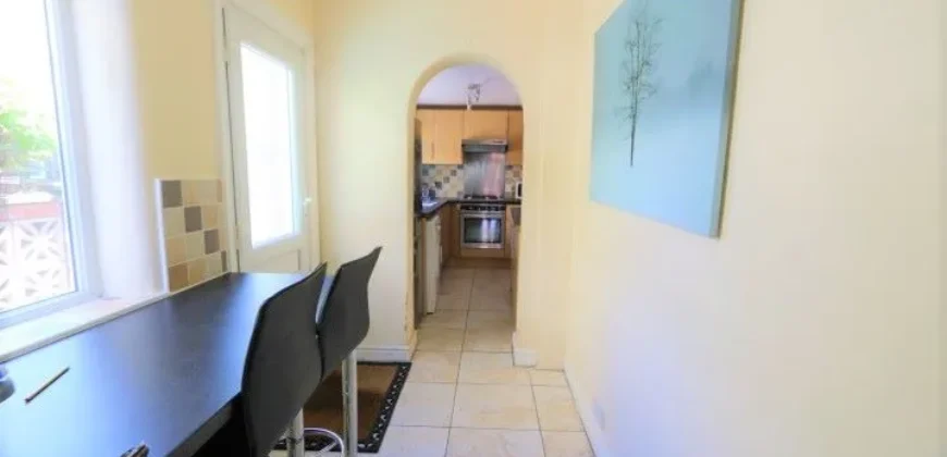 3 bed semi-detached house for sale