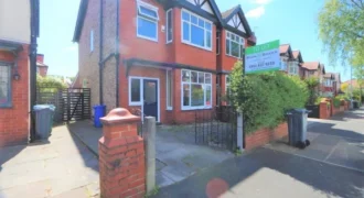 3 bed semi-detached house for sale