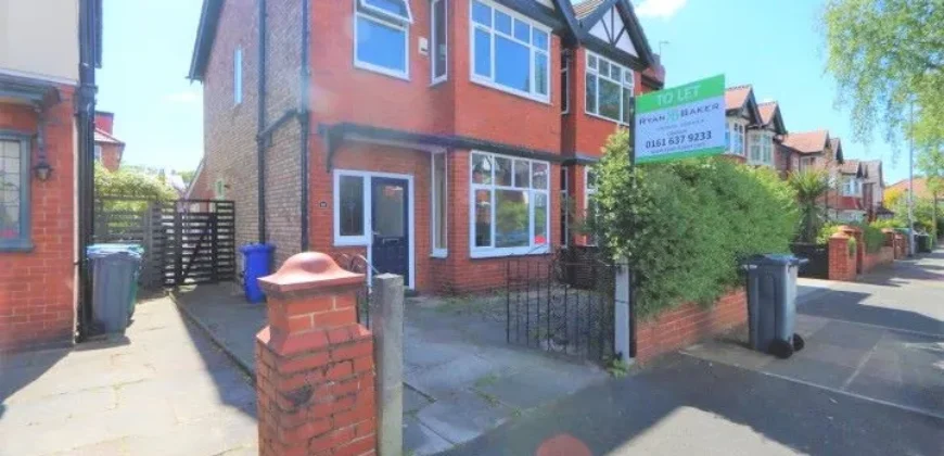3 bed semi-detached house for sale