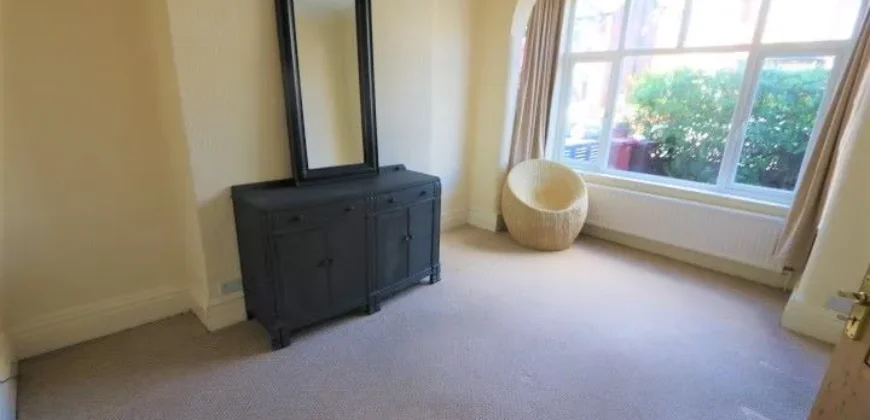 3 bed semi-detached house for sale