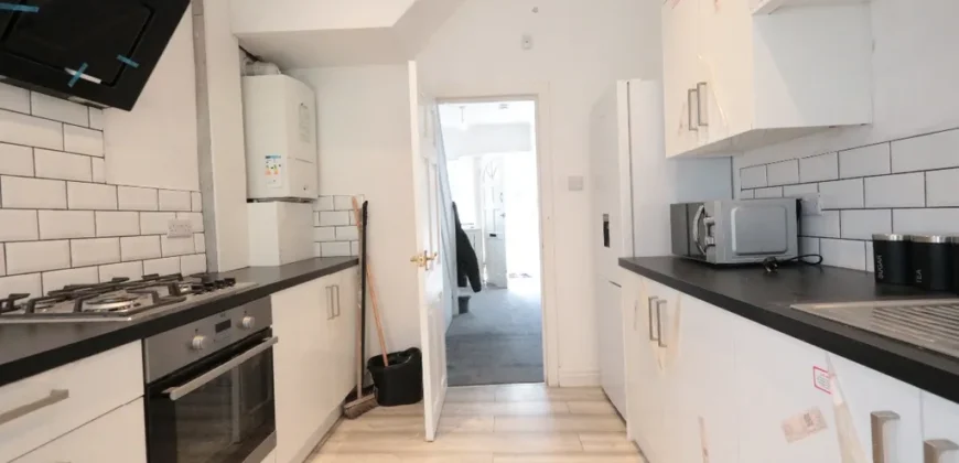 3 bed semi-detached house to rent