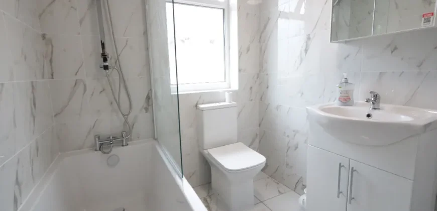 3 bed semi-detached house to rent