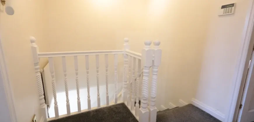 3 bed semi-detached house to rent