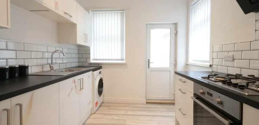 3 bed semi-detached house to rent