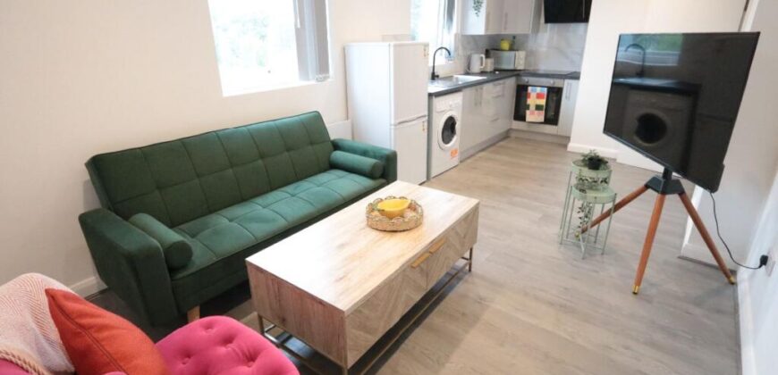 Barlow Moor Road, Chorlton, M21
