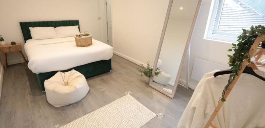 Barlow Moor Road, Chorlton, M21
