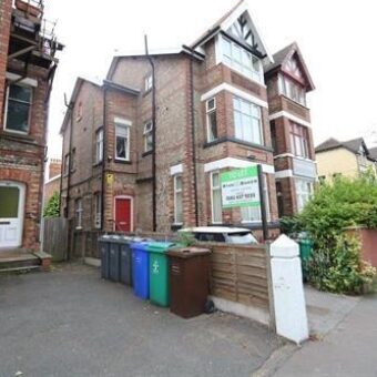 Flat 4, 553 Barlow Moor Road