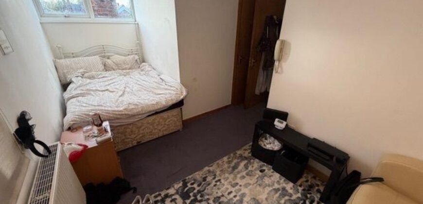 Flat 4, 553 Barlow Moor Road