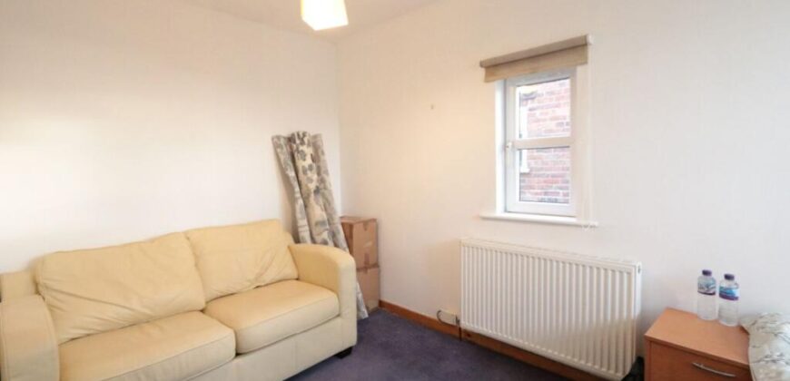 Flat 4, 553 Barlow Moor Road