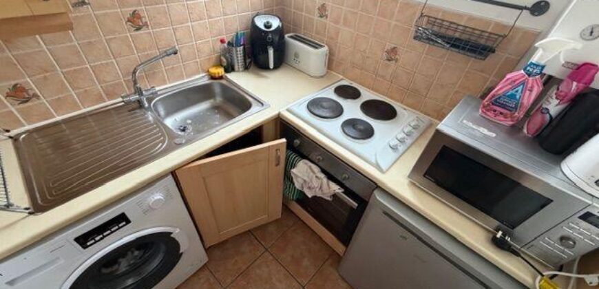 Flat 4, 553 Barlow Moor Road