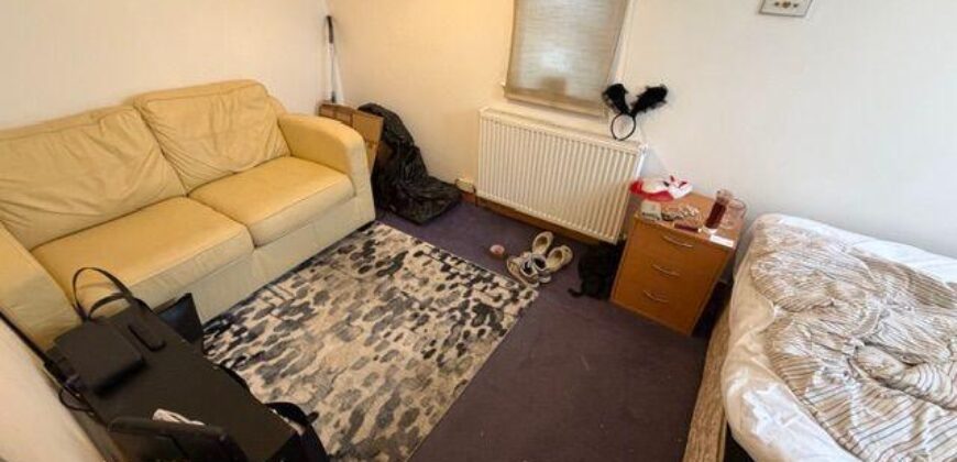 Flat 4, 553 Barlow Moor Road