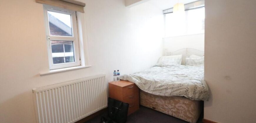 Flat 4, 553 Barlow Moor Road