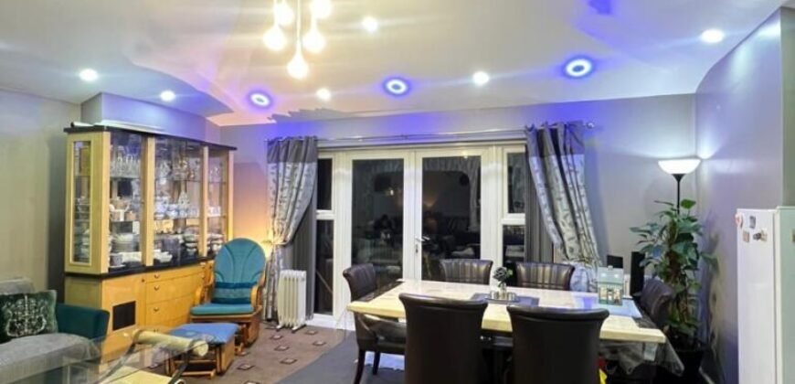 Princess Road, Withington, M20