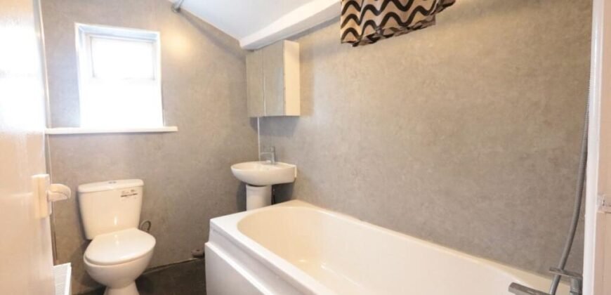 Moss Lane West, Manchester, M15