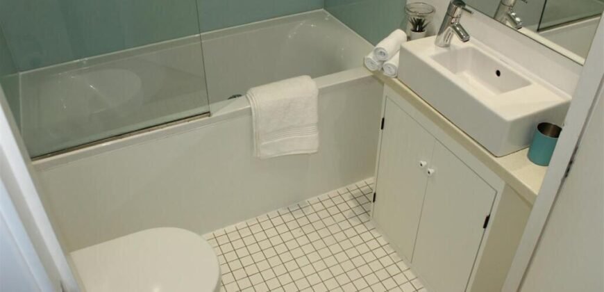 Abito, Salford Quays, M50