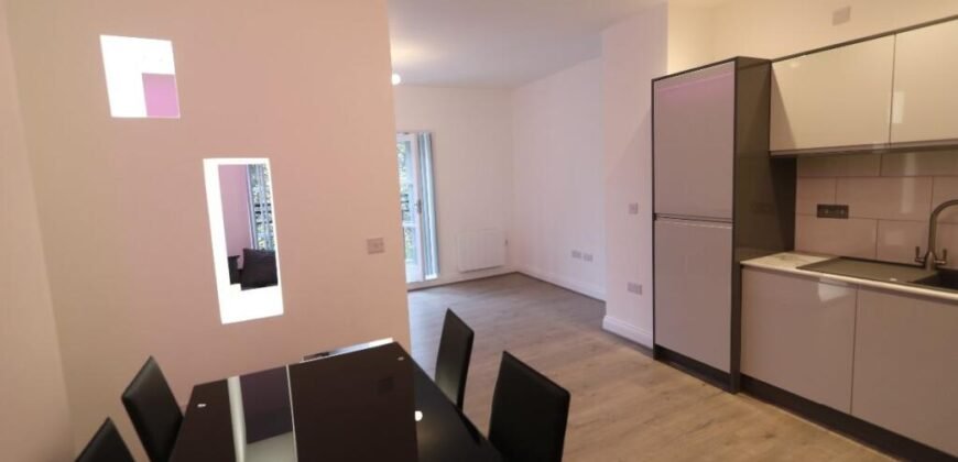 Daisy Bank Road, Victoria Park, M14