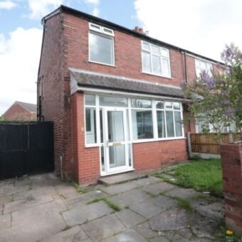 St. Georges Road, Stretford, M32