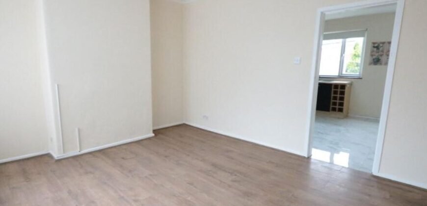 Lee Crescent, Stretford, M32