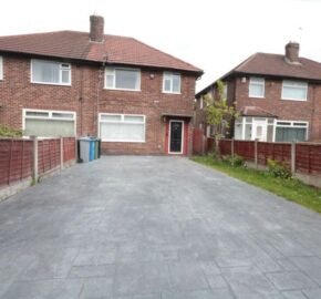 Lee Crescent, Stretford, M32
