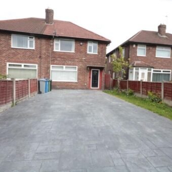 Lee Crescent, Stretford, M32