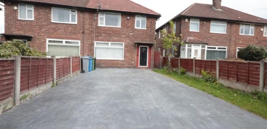 Lee Crescent, Stretford, M32