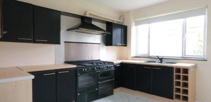 Lee Crescent, Stretford, M32