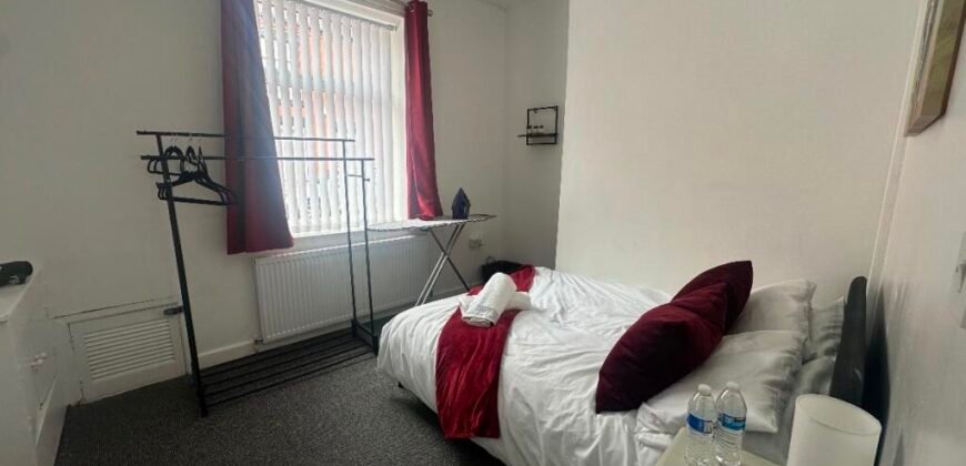 County Street, Oldham, OL8