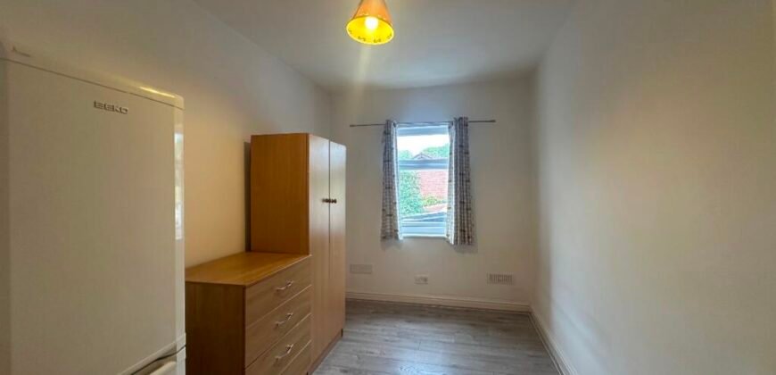 Moss Lane West, Manchester, M15