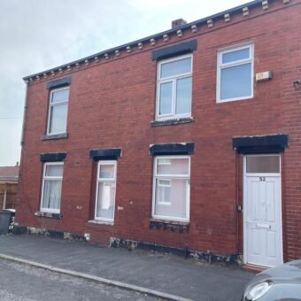 County Street, Oldham, OL8