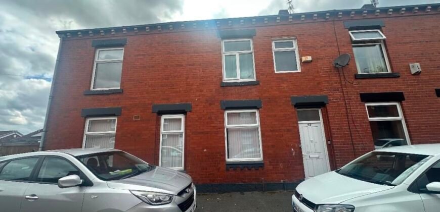 County Street, Oldham, OL8