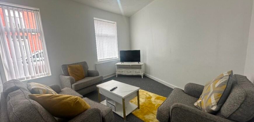 County Street, Oldham, OL8