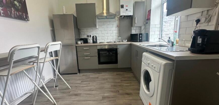 County Street, Oldham, OL8