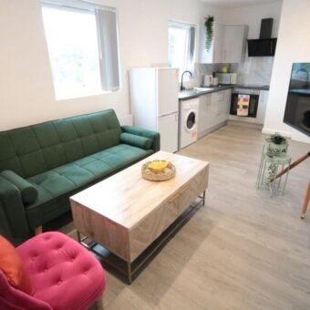 Barlow Moor Road, Chorlton, M21