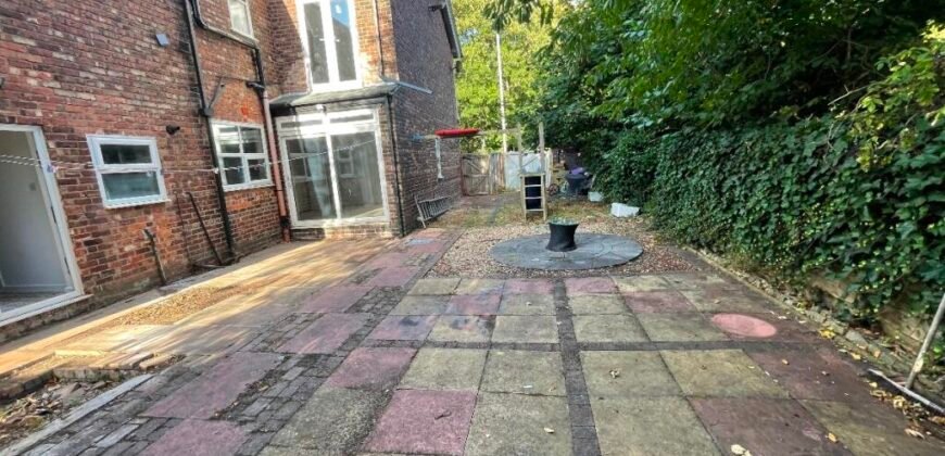 Slade Lane, Manchester
