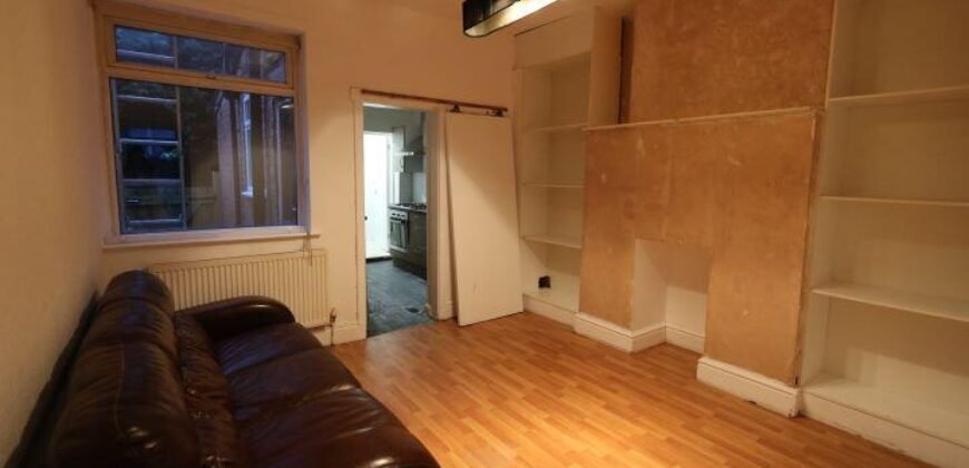 Ventnor Avenue, Sale, M33