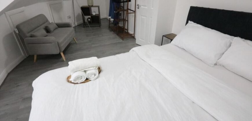 Barlow Moor Road, Chorlton, M21