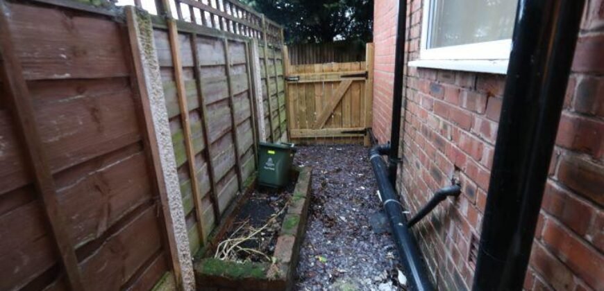 Ventnor Avenue, Sale, M33