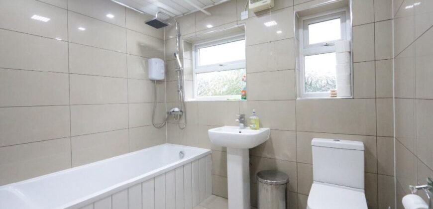 Thelwall Avenue, Manchester, M14